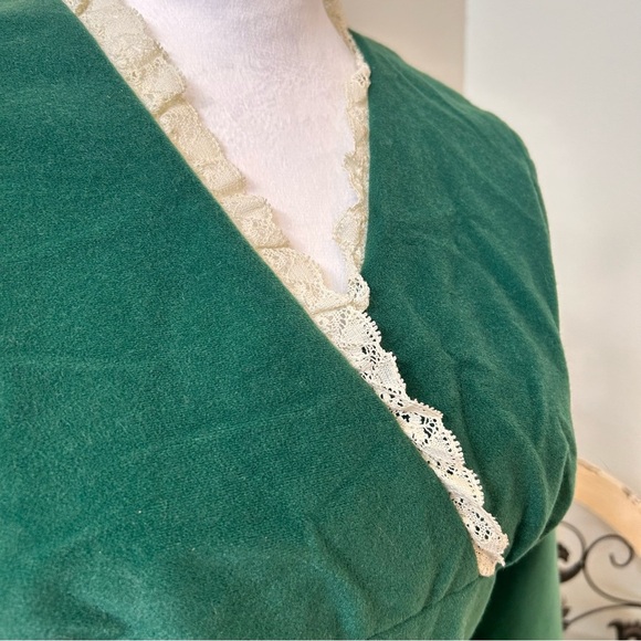 Vintage 70s Milk Maid Lace Trim Renaissance Cottage Green Velvet Maxi Dress SM - Picture 3 of 11